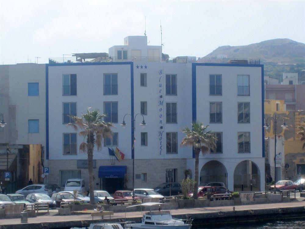 Blue Moon Hotel 3*