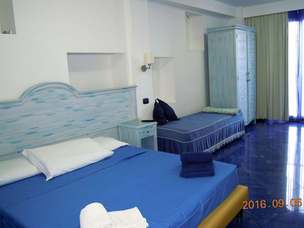 Blue Moon 3*