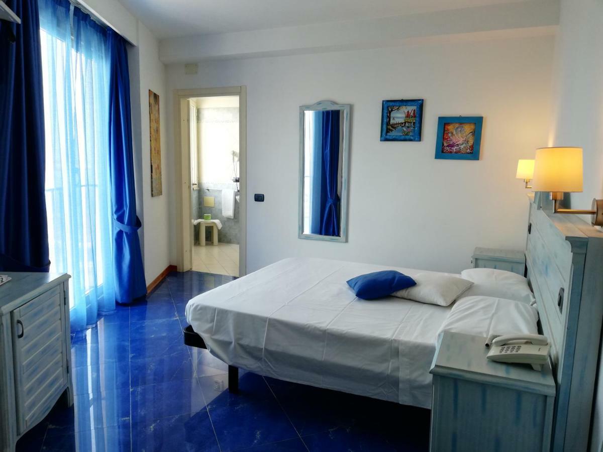 Blue Moon 3*